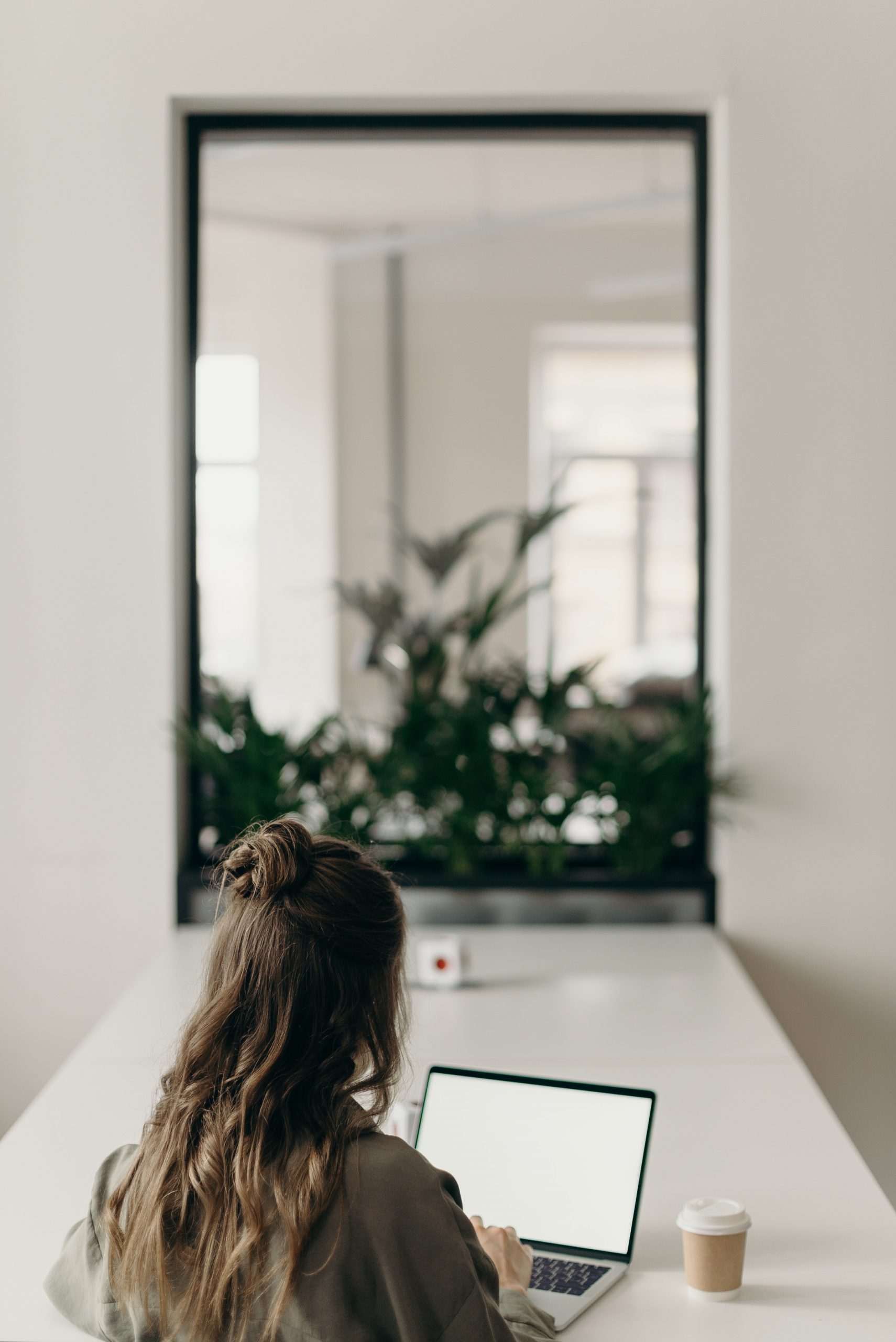 woman-using-laptop